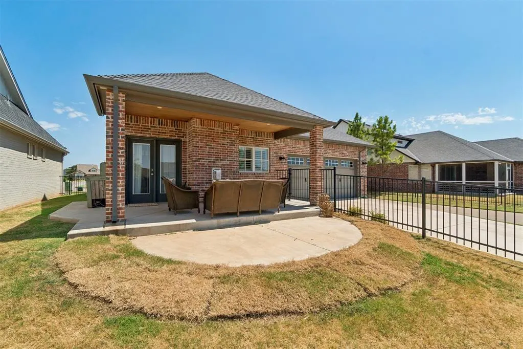 Photo 28 — 1925 Plaza District Drive, Edmond, OK 73034