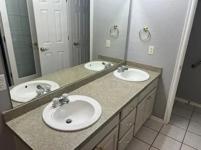 Photo 3 — 2208 NW 155th Street, Edmond, OK 73013