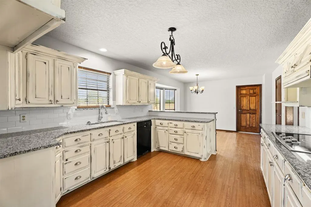 Photo 10 — 1811 Cedar Trail, Cashion, OK 73016