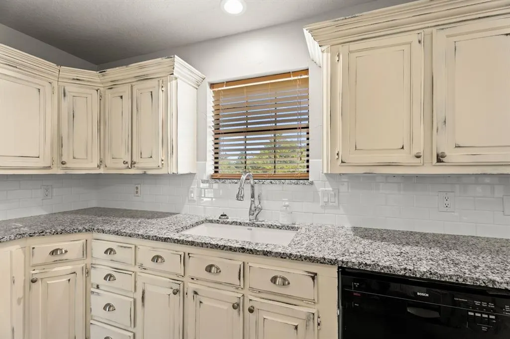 Photo 11 — 1811 Cedar Trail, Cashion, OK 73016