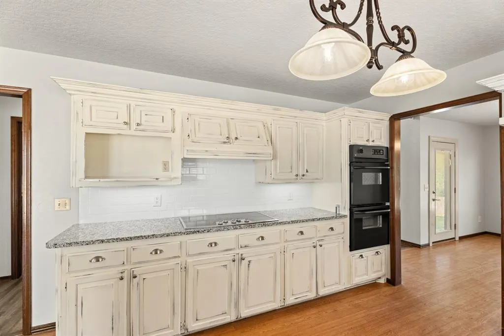 Photo 12 — 1811 Cedar Trail, Cashion, OK 73016