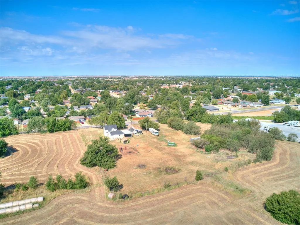 Photo 5 — 2201 S Choctaw Avenue, El Reno, OK 73036