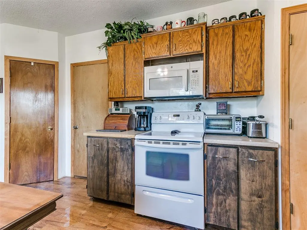 Photo 16 — 2201 S Choctaw Avenue, El Reno, OK 73036