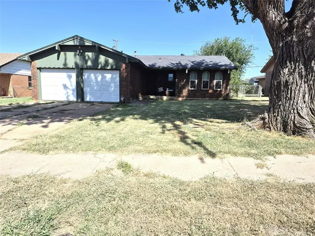 Photo 2 — 713 NE 83rd Street, Oklahoma City, OK 73114
