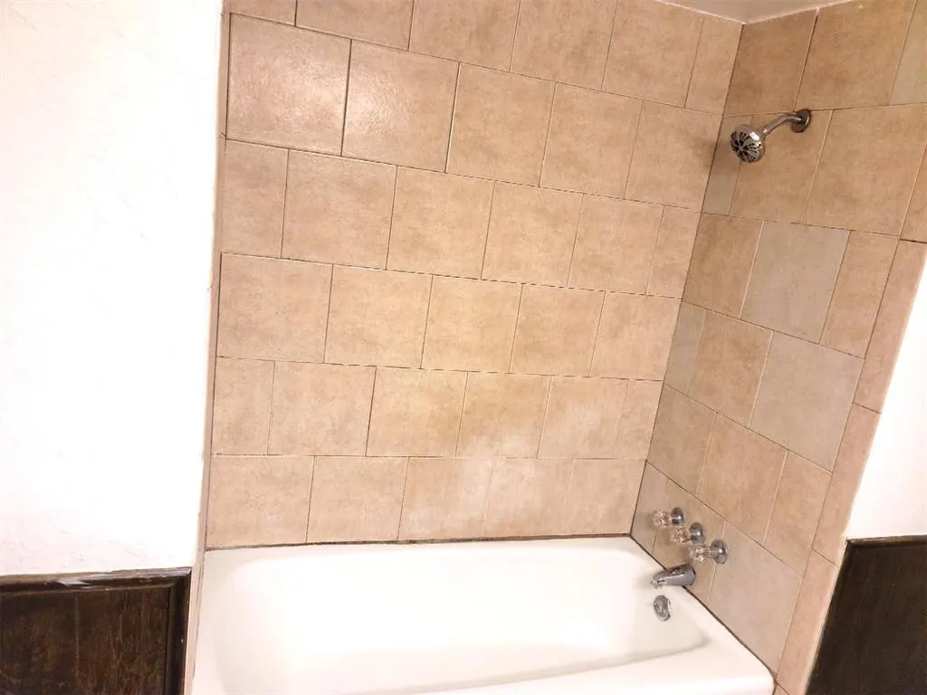 Photo 7 — 713 NE 83rd Street, Oklahoma City, OK 73114