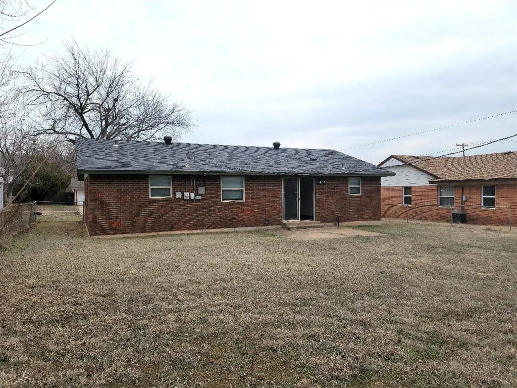 Photo 14 — 713 NE 83rd Street, Oklahoma City, OK 73114
