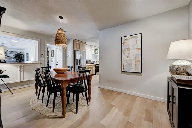 Photo 4 — 2520 Huntleigh Drive, Oklahoma City, OK 73120
