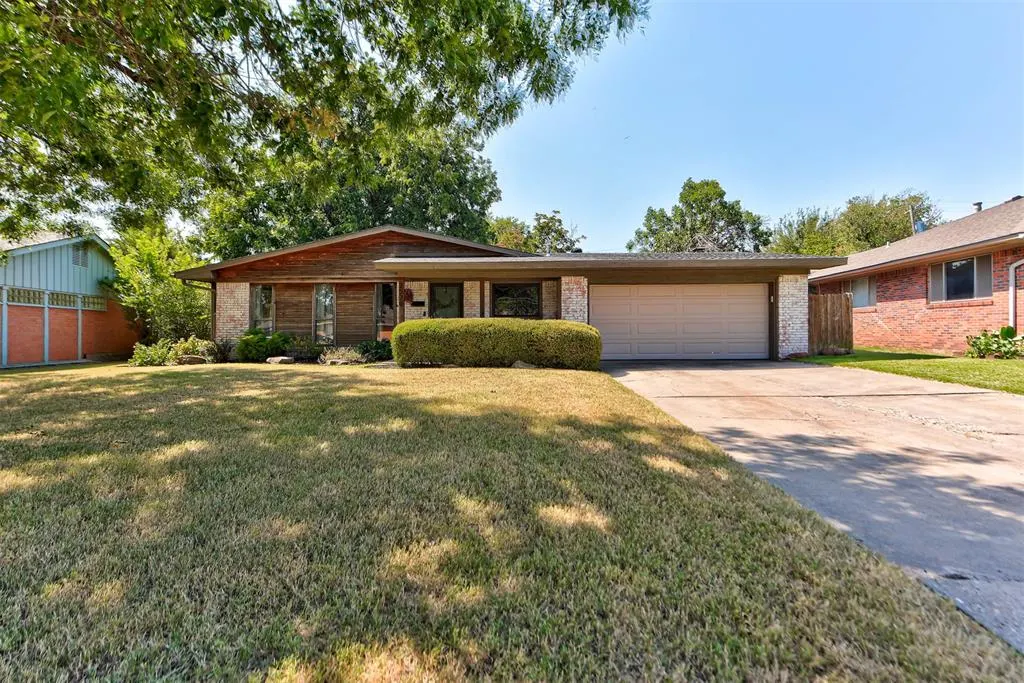 Photo 13 — 2520 Huntleigh Drive, Oklahoma City, OK 73120