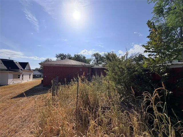 Photo 3 — 402 N Temple Street, Cordell, OK 73632