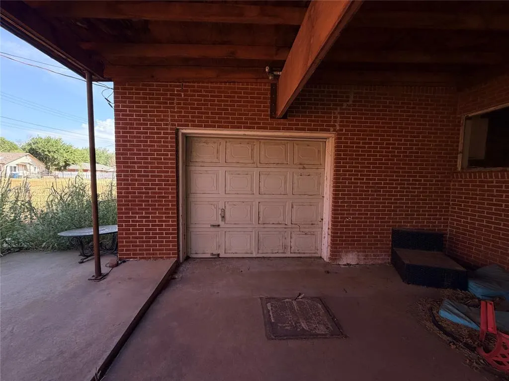 Photo 7 — 402 N Temple Street, Cordell, OK 73632
