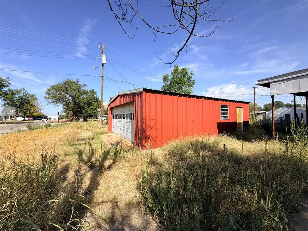 Photo 10 — 402 N Temple Street, Cordell, OK 73632