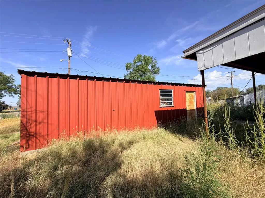 Photo 11 — 402 N Temple Street, Cordell, OK 73632
