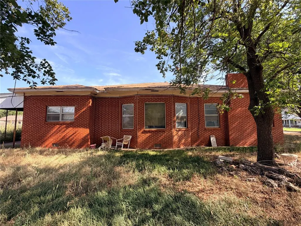 Photo 12 — 402 N Temple Street, Cordell, OK 73632