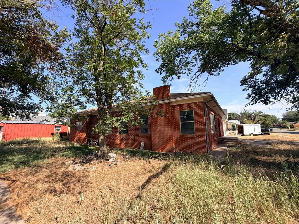 Photo 14 — 402 N Temple Street, Cordell, OK 73632