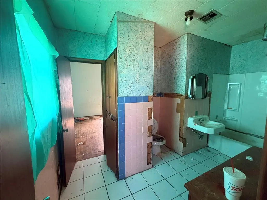 Photo 34 — 402 N Temple Street, Cordell, OK 73632