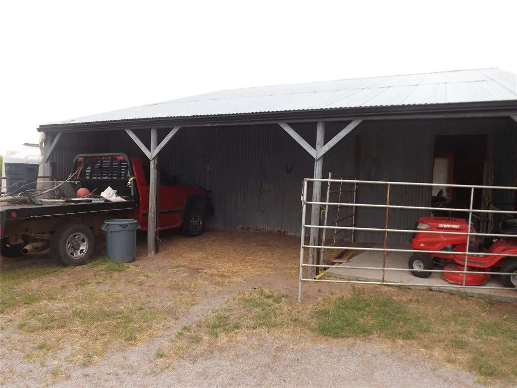 Photo 8 — 21259 E County Road 160 Road, Headrick, OK 73549