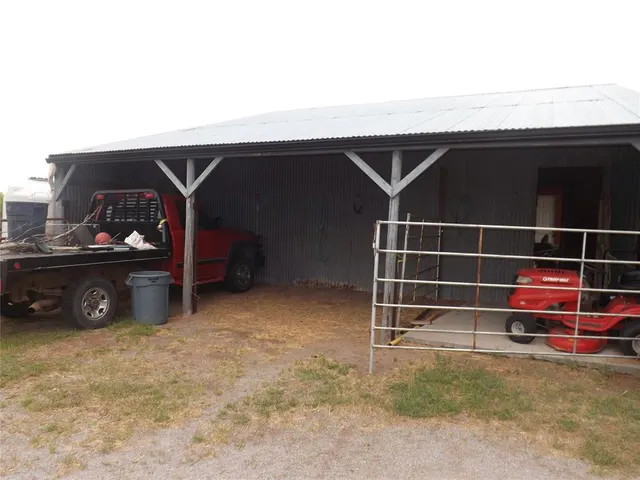 Photo 8 — 21259 E County Road 160 Road, Headrick, OK 73549