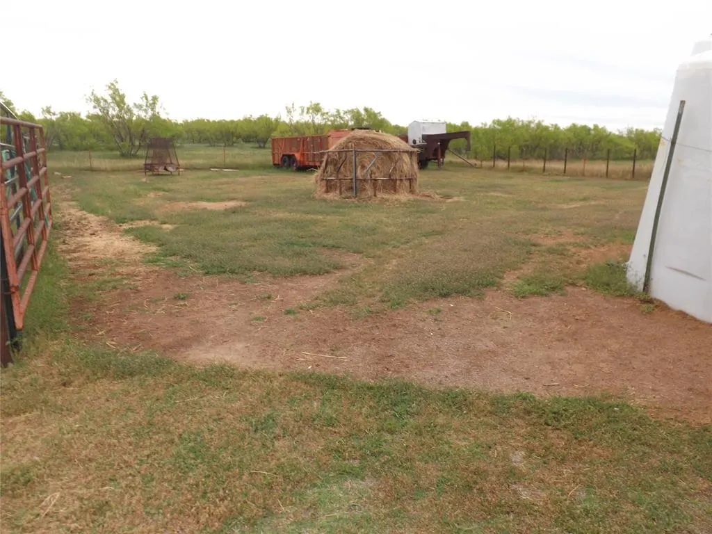 Photo 9 — 21259 E County Road 160 Road, Headrick, OK 73549
