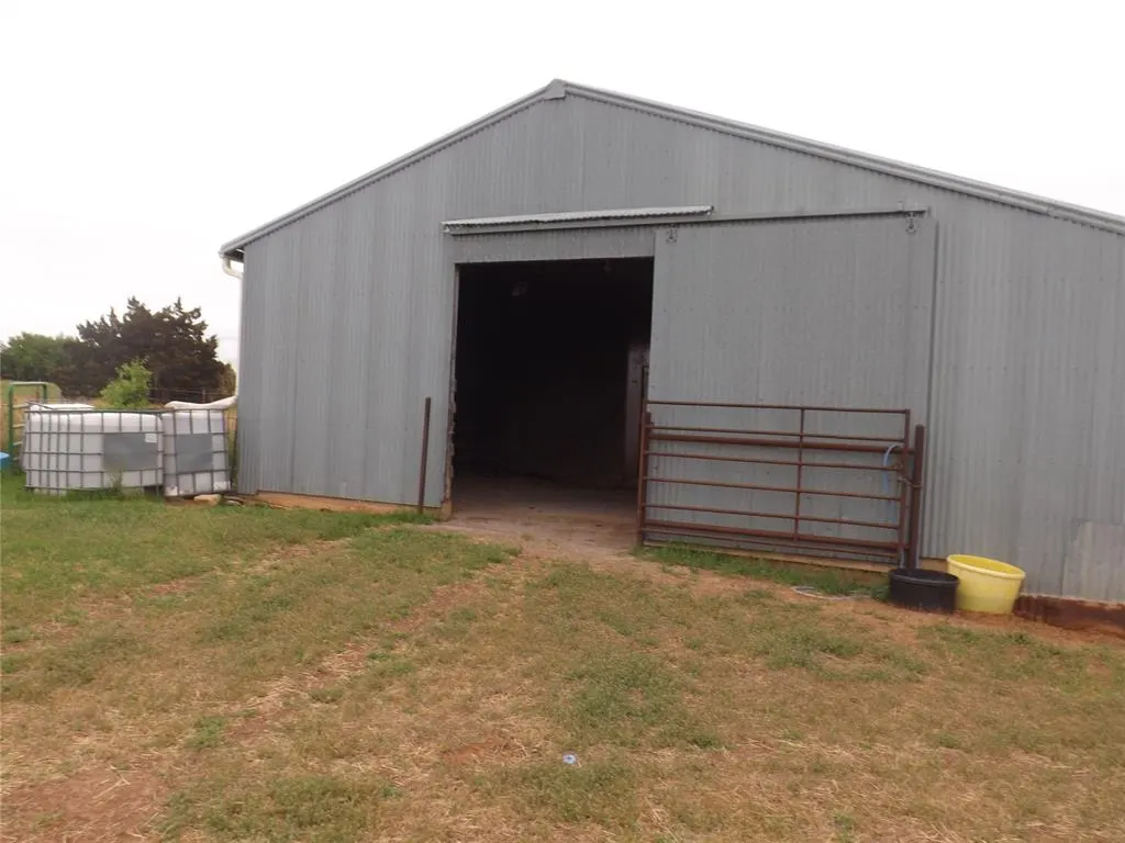 Photo 10 — 21259 E County Road 160 Road, Headrick, OK 73549