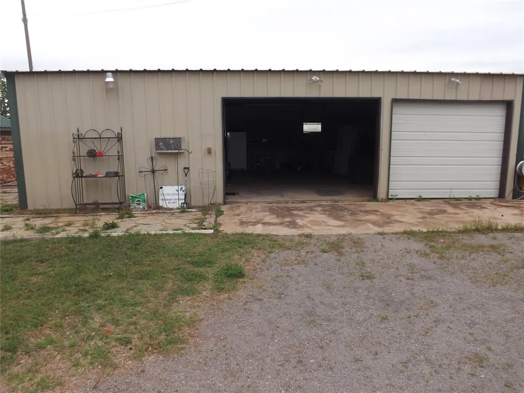 Photo 15 — 21259 E County Road 160 Road, Headrick, OK 73549
