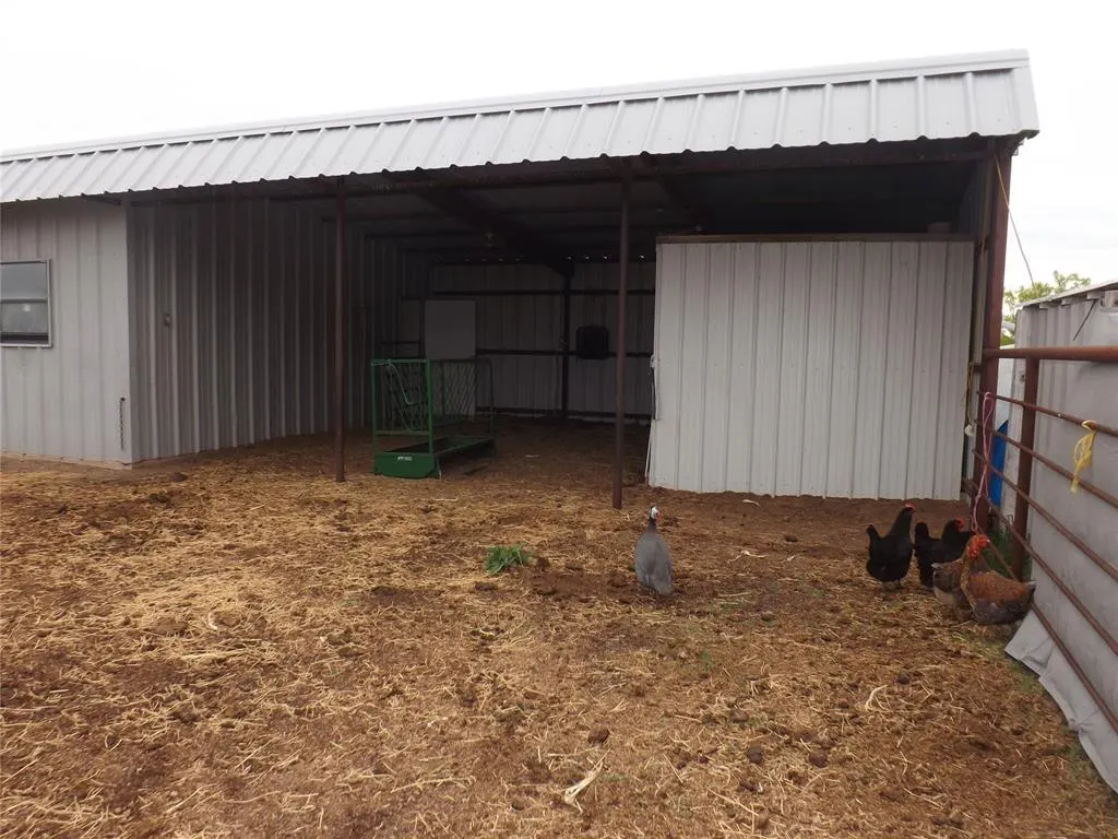 Photo 24 — 21259 E County Road 160 Road, Headrick, OK 73549