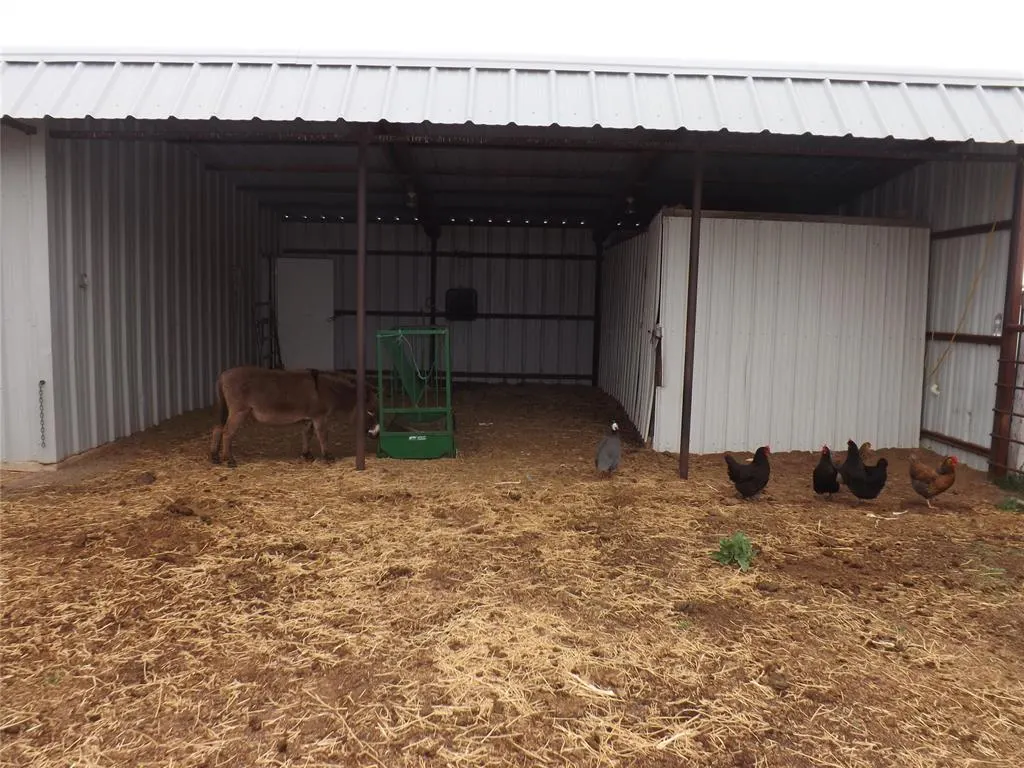 Photo 25 — 21259 E County Road 160 Road, Headrick, OK 73549