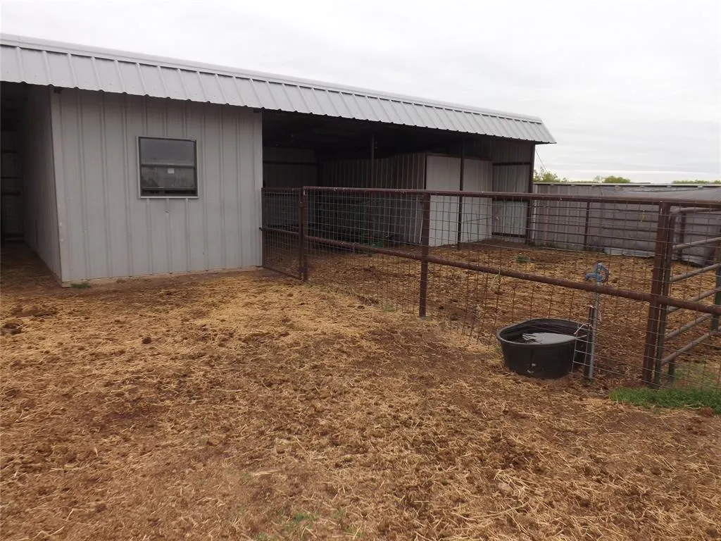 Photo 27 — 21259 E County Road 160 Road, Headrick, OK 73549