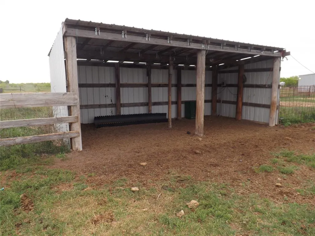 Photo 33 — 21259 E County Road 160 Road, Headrick, OK 73549