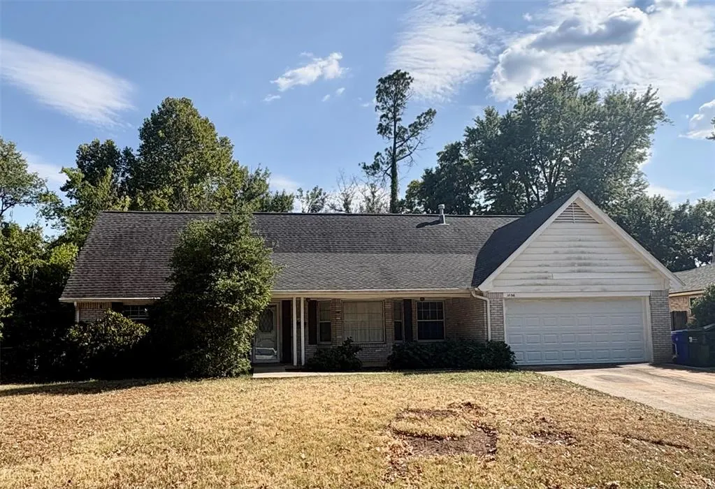 Photo 2 — 1606 Greenbriar Drive, Norman, OK 73072