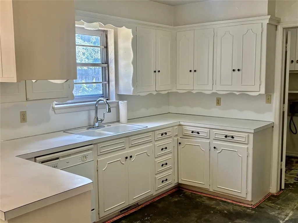 Photo 15 — 1606 Greenbriar Drive, Norman, OK 73072