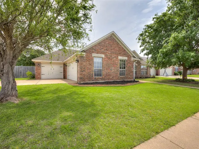 Photo 2 — 15820 Breccia Road, Oklahoma City, OK 73170