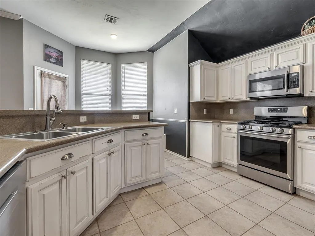 Photo 12 — 15820 Breccia Road, Oklahoma City, OK 73170