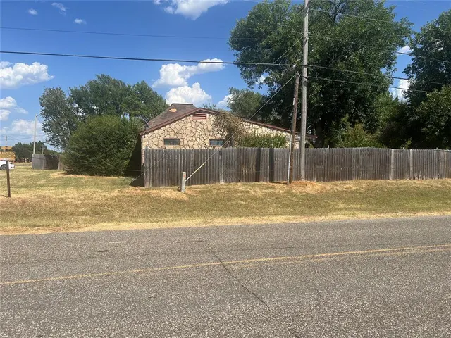 Photo 3 — 4700 NE 36th Street, Oklahoma City, OK 73121