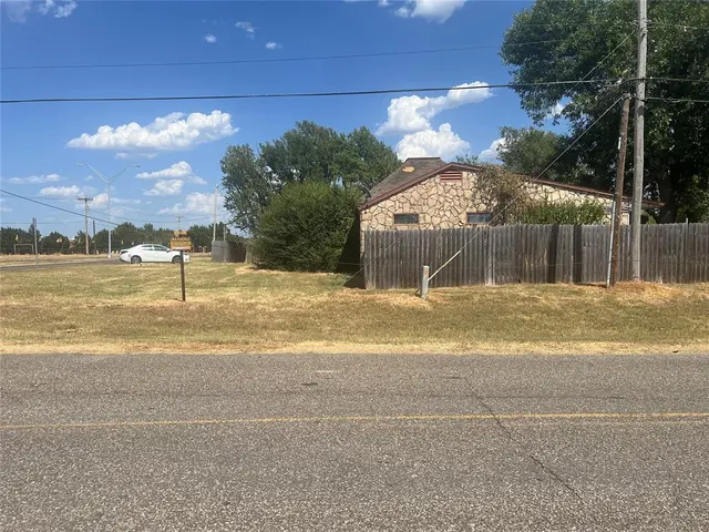 Photo 4 — 4700 NE 36th Street, Oklahoma City, OK 73121