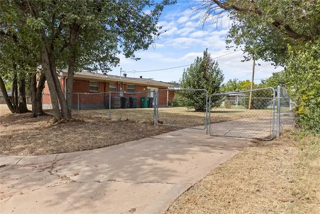 Photo 3 — 257 NW 85th Street, Oklahoma City, OK 73114