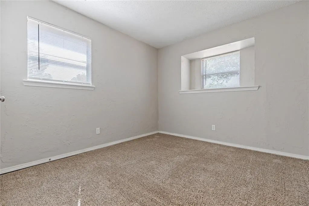 Photo 12 — 257 NW 85th Street, Oklahoma City, OK 73114