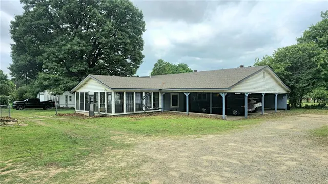 Photo 2 — 417566 E 1140 Road, Eufaula, OK 74426
