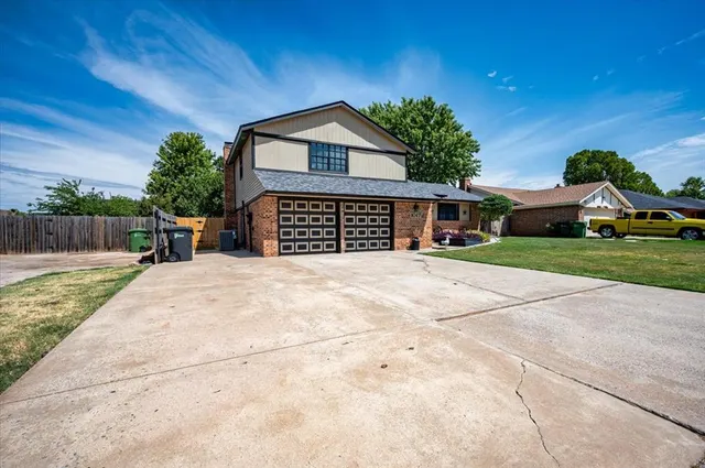 Photo 2 — 1017 Linn Lane, Yukon, OK 73099