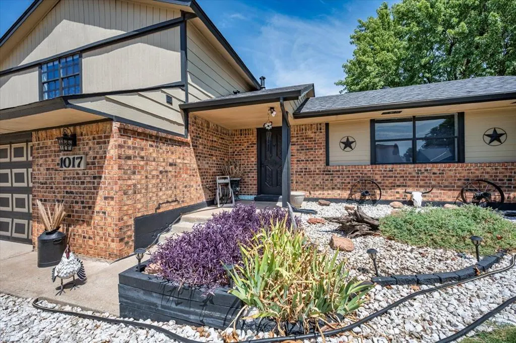 Photo 4 — 1017 Linn Lane, Yukon, OK 73099