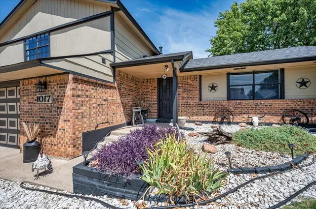 Photo 4 — 1017 Linn Lane, Yukon, OK 73099