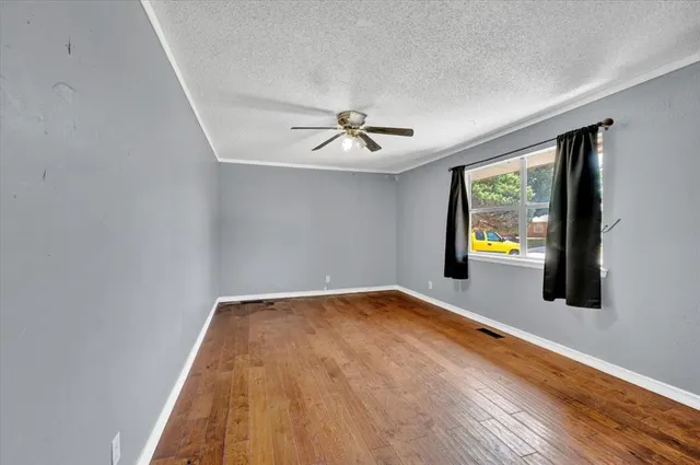 Photo 5 — 1017 Linn Lane, Yukon, OK 73099