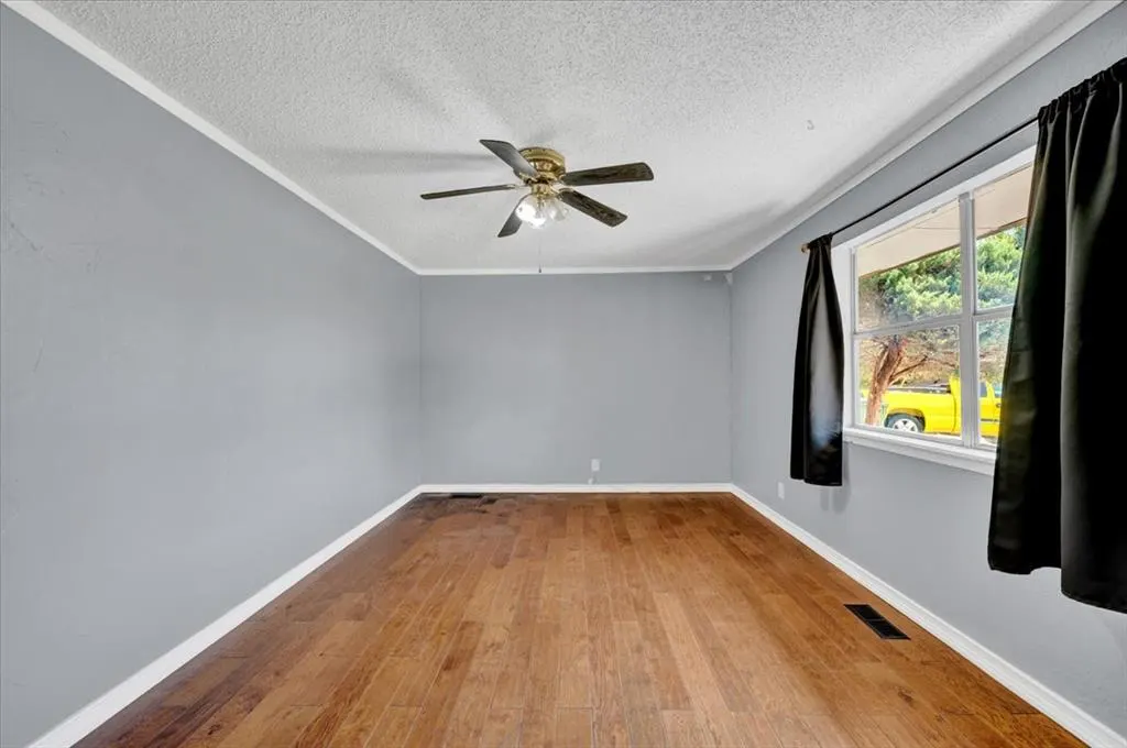 Photo 6 — 1017 Linn Lane, Yukon, OK 73099