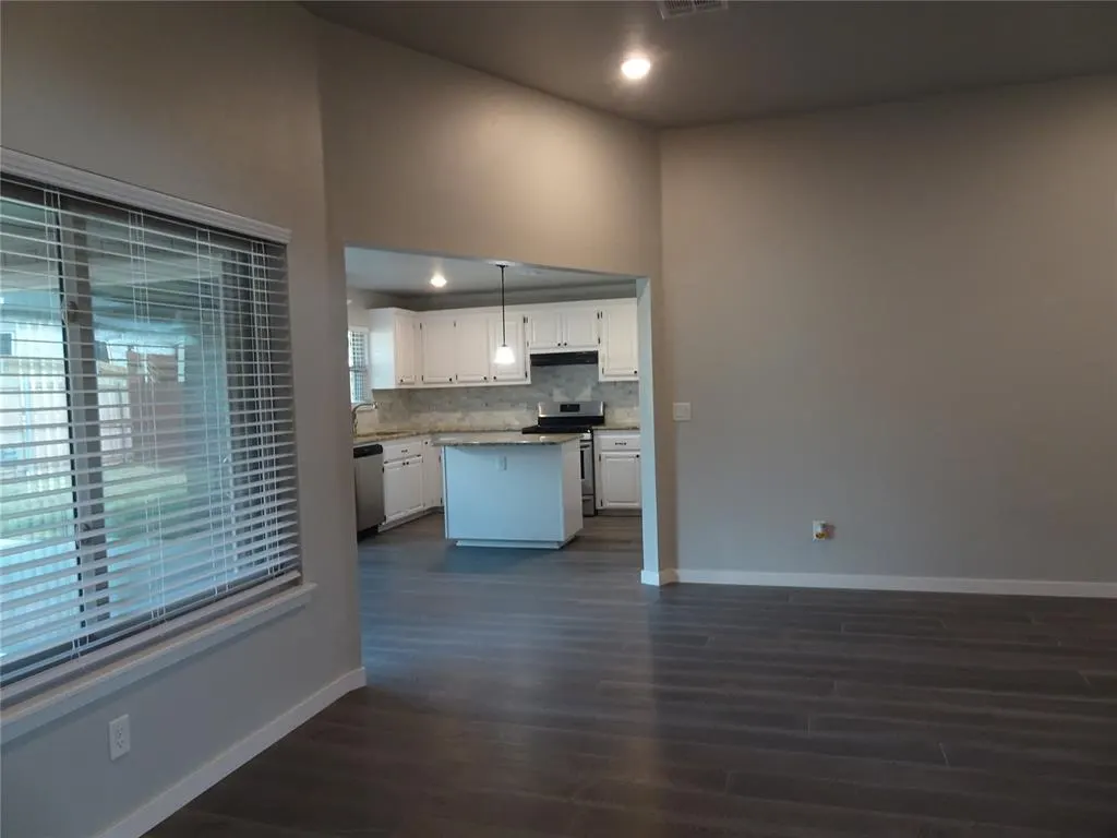Photo 5 — 8412 Pinewood Drive, Oklahoma City, OK 73135