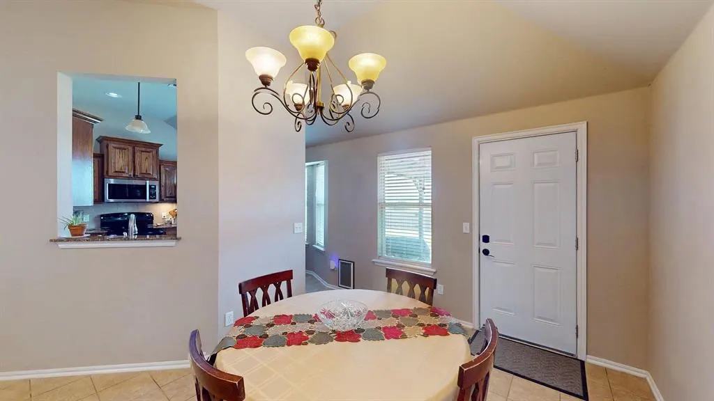 Photo 13 — 805 Canyon Drive, Yukon, OK 73099