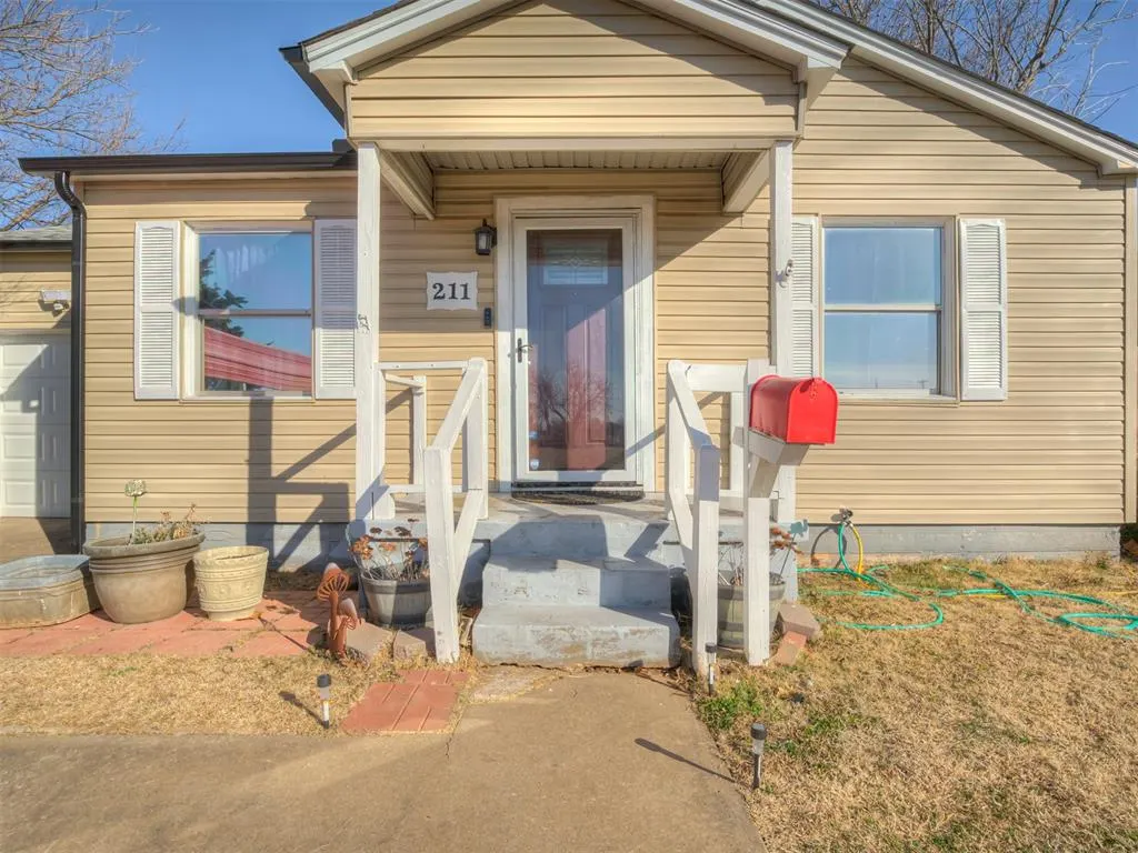 Front exterior — 211 W Dale Street, Norman, OK 73069