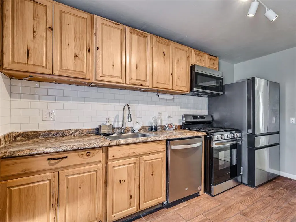 Photo 13 — 211 W Dale Street, Norman, OK 73069