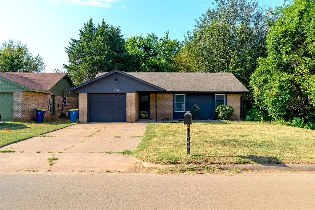 Front exterior — 1009 E Will Rogers Drives, Stillwater, OK 74075