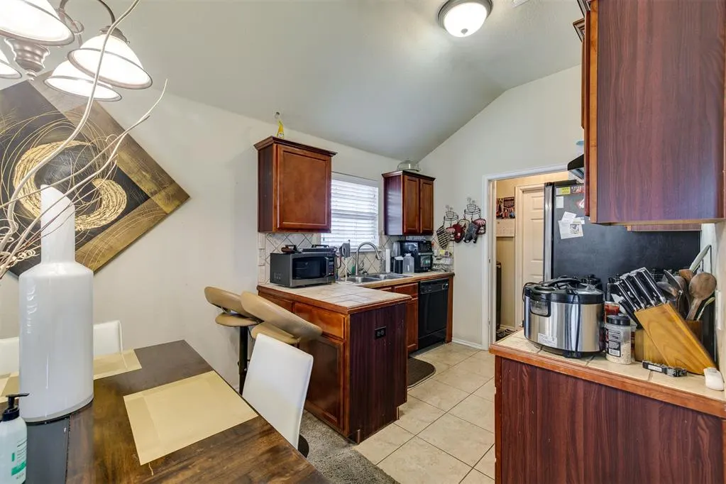 Photo 14 — 421 Hidden Creek Way, Oklahoma City, OK 73117