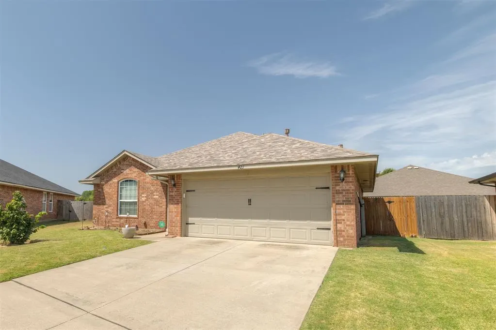 Photo 37 — 421 Hidden Creek Way, Oklahoma City, OK 73117