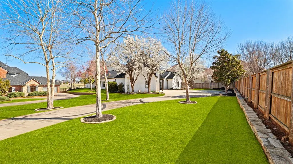 Photo 2 — 16808 Conifer Lane, Edmond, OK 73012